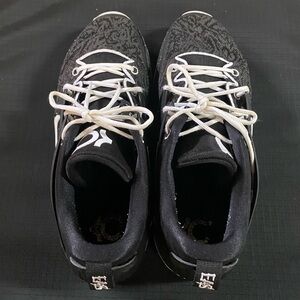 KD 15 TB Black White